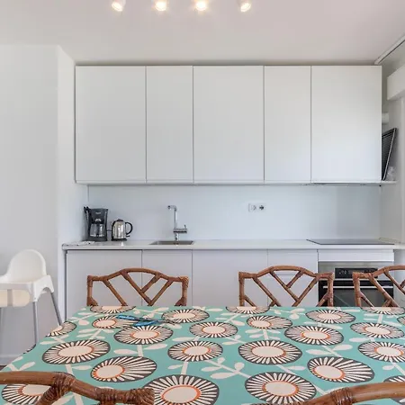 Beach V With Parking By Aston Apartment
